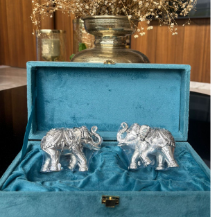 SMALL ELEPHANT PAIR IN BOX''