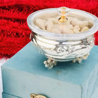 SMALL URLI WITH LID''