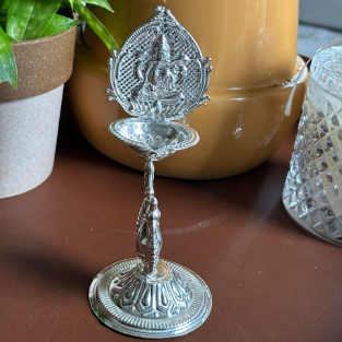 GANEH LAKSHI STAND DIYA