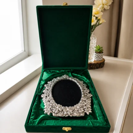 OVAL FLOWER FRAME BOX''