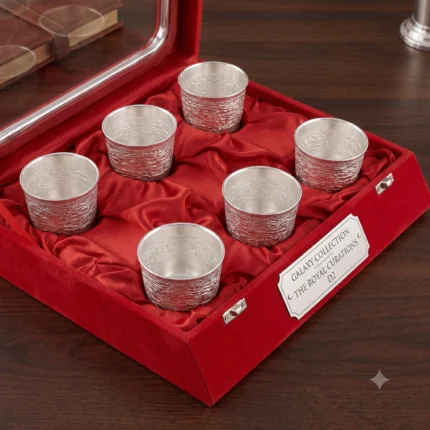 6 GLASS SET IN TRAY''