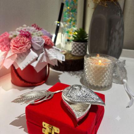 PLAIN CHOPDA VELVET BOX''